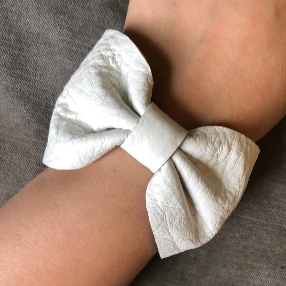 Cuff bow bracelet